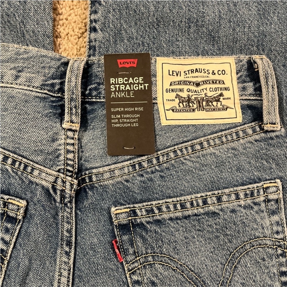 Levis Ribcage Straight Ankle